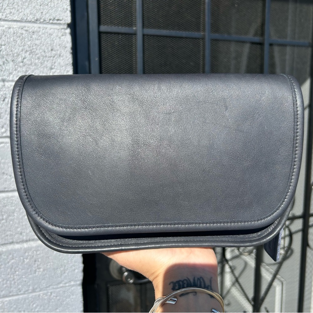 Vintage Coach Ritchie #9937 - Picture 2 of 16